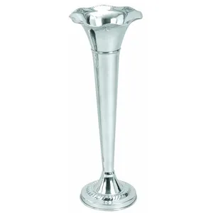 Florero Moderno Hecho a Mano en Metal Dorado, Producto Decorativo de Lujo para la Industria Hotelera, Diseñadores de Interiores y Muebles - Product Image 4