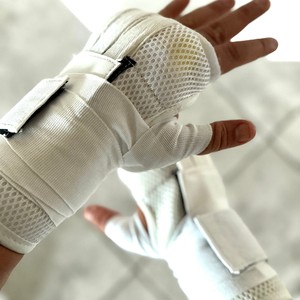 ผ้าพันมือสำหรับชกมวยแบบยืดหยุ่น ผ้าพันมือพาวเวอร์แรปส์ พร้อมห่วงนิ้วโป้ง ระบายอากาศได้ดี ผ้าพันมือสำหรับฝึกซ้อม รับสกรีนโลโก้ - Product Image 6