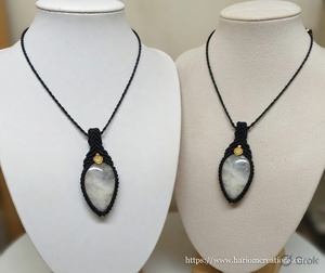 Collier en macramé fait main, cordon noir, pendentif pierre de lune, breloque cœur doré, réglable, bijoux bohèmes en cristal de guérison, vente en gros - Product Image 5