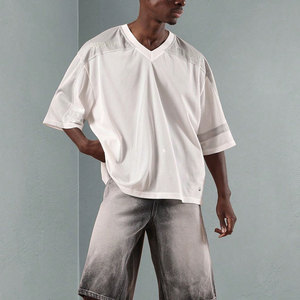 Chemises Boxy pour Hommes – Conçues pour le Mouvement et le Style – T-shirt Oversize en Maille Texturée Audacieuse – Chemise Décontractée à Col en V en Maille - Product Image 2