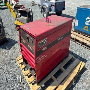 Máquina de Soldadura Industrial Lincoln Electric 575 de Alta Capacidad, Soldador de Arco Profesional Potente, Excelente Rendimiento - Product Image 4