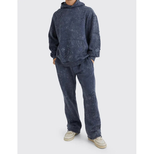 Ensemble de survêtement personnalisé pour homme en coton délavé à l'acide, comprenant un sweat à capuche et un pantalon de jogging effet soleil délavé, fabriqué au Pakistan - Product Image 4