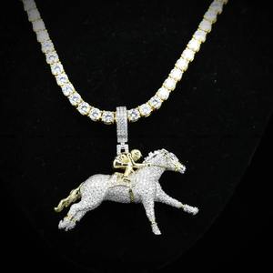 Colgante de Hip Hop con Figura de Jinete |   Charm de Plata de Ley 925 con Incrustaciones de Moissanita VVS |   Joyería de Lujo con Pedrería para Hombre |   Regalo de Navidad - Product Image 4