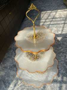 ขาตั้งเค้กเรซิ่นดีไซน์เนอร์พร้อมผิวลายหินอ่อนสุดพิเศษ - Product Image 3