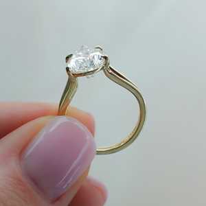 Bagues de fiançailles IGI 3 carats en or massif 14K 18K avec diamant de laboratoire taille poire, tige fendue 1,8 mm, solitaire, pour demande en mariage et anniversaire - Product Image 4