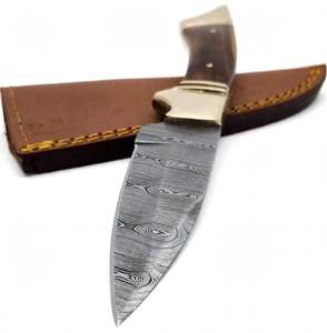 Cuchillo de caza artesanal de acero de Damasco para exteriores con mango de palisandro y funda de cuero - Product Image 3