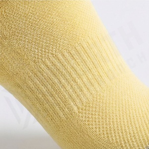 Chaussettes courtes jaunes, couleur unie, respirantes, en mélange de coton tricoté, pour usage quotidien des adultes - Product Image 5