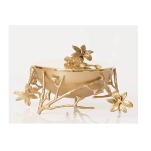 Cuenco de Latón Hecho a Mano con Diseño de Hojas, Plato Decorativo de Metal Pulido para el Hogar, Regalo con Estilo Glam - Product Image 3