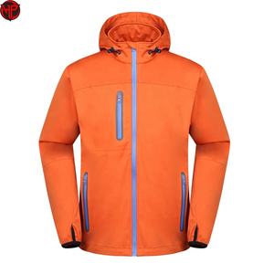 Chaqueta con Capucha de Softshell Personalizada para Exteriores, Transpirable e Impermeable, con Cuello Alto, Chaquetas de Softshell con Tejido Recubierto - Product Image 1