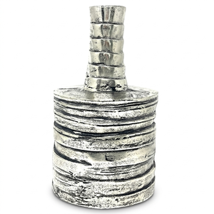 Jarrón de Metal Plateado Martillado a Mano - Centro de Mesa Floral de Aluminio con Textura de Rayos Solares Radiales y Panal de Abeja para Decoración de Hogar de Lujo - Product Image 3