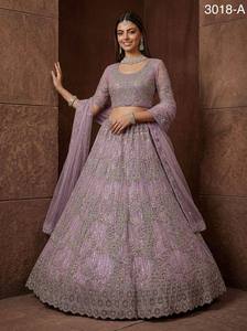 Collections de vêtements de mariée indiens en velours pour la mariée avec travail Zarkhan, modèle FZBELLA par Fabzone - Product Image 5
