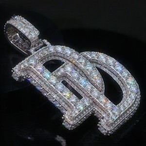 Pendentif personnalisé Hip Hop en argent 925 avec diamants Moissanite taille baguette et logo lettre initiale, style Iced Out - Product Image 3