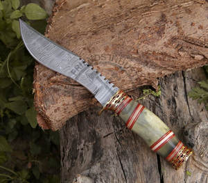 Cuchillo de Hoja Fija Nuevo, Hecho a Mano, de Acero de Damasco, para Caza, Camping y Supervivencia, con Cuerno de Ciervo y Mango de Latón - Product Image 4