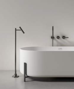 Baignoire autoportante en résine transparente personnalisable, 40 jets, capacité de 20 gallons, massage par remous d'air, design moderne pour salle de bain - Product Image 2