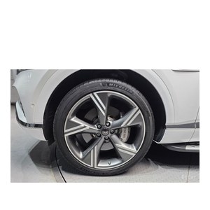 Genesis GV80 2.5T 2024 Gasolina 2WD con 15,614 km, Volante a la Izquierda, Caja de Cambios Automática, Asientos de Cuero, Cámara Trasera - Product Image 5