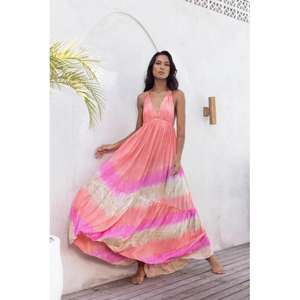 ชุดเดรสยาวแบบผูกคอ ทำมือ ระบายอากาศได้ดี สีสันเขตร้อน ผ้าฝ้าย 100% ให้ความสง่างามอย่างเป็นธรรมชาติ - Product Image 3