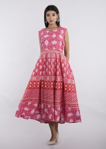Robe longue maxi en coton écologique, magnifiquement conçue, imprimé floral Jaipuri, couleur rose adorable, pour femmes et filles - Product Image 3