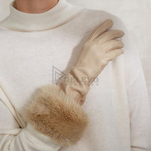 Gants longs en fausse fourrure pour femmes OEM, doux, chauds, luxueux, pour l'hiver - Product Image 2