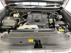Toyota Land Cruiser Prado 2024 – SUV 4x4 haut de gamme avec confort de luxe et capacité tout-terrain - Product Image 5