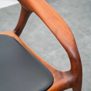 Contemporary Nordic Lounge Chair <b>Crafted</b> from Walnut Wood with Open Grain Finish and Curved Armrests for Modern Home PISANO - Product Image 3