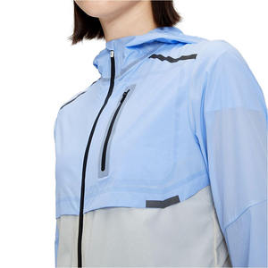 Veste coupe-vent à capuche zippée intégrale pour femme à prix abordable, manches longues, pour la course et la gym, fabricant OEM en gros - Product Image 4