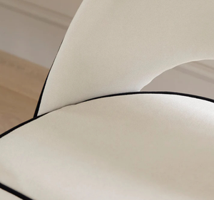 ชุดโต๊ะรับประทานอาหารไม้สักแท้สไตล์โมเดิร์นพร้อมเก้าอี้หุ้มเบาะ  รักษาสิ่งแวดล้อม เฟอร์นิเจอร์สไตล์มินิมอลร่วมสมัย สำหรับบ้านและวิลล่า - Product Image 3