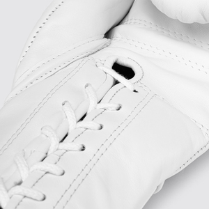 ถุงมือชกมวยรุ่นขายดีที่สุด Fly Super Lace Up สำหรับฝึกซ้อมระดับมืออาชีพ ทำจากหนังวัวแท้ เหมาะสำหรับการฝึกซ้อมและการแข่งขันในยิม - Product Image 3