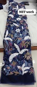 Exquisita tela de red azul oscuro con bordado floral multicolor de hilo grueso y lentejuelas brillantes para diseño étnico. - Product Image 3