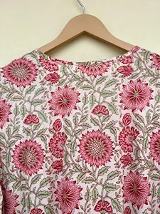 Robe midi bohème pour femme, en coton rose à imprimé floral, manches bouffantes et col noué, robe d'été décontractée - Product Image 4