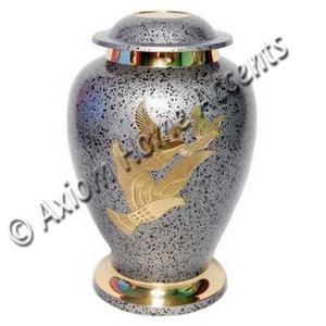 Urna de latón de calidad superior con grabados personalizados y un acabado brillante para un memorial digno de Axiom Home Accents - Product Image 5