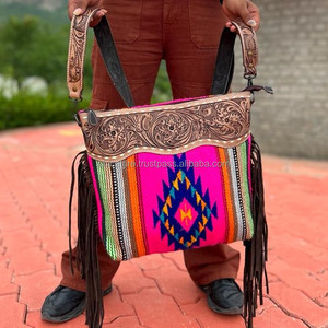 Manta de sillín azteca Toldo a mano Tallado con flecos Sling Bolsas de tela azteca Bohemia Colección elegante Bolsos de Venta caliente para mujeres - Product Image 2
