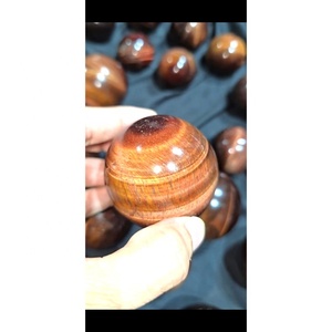 Vente en gros de sphères de pierres précieuses Œil de tigre rouge de haute qualité, figurines sculptées, artisanat en cristal, pierres décoratives Reiki, boules Feng Shui - Product Image 1