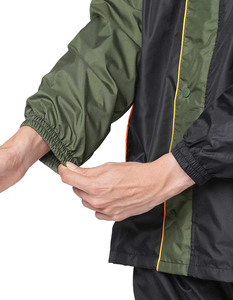 Ensemble coupe-vent professionnel pour homme OEM de haute qualité, veste à capuche imperméable et pantalon pour les voyages en plein air - Product Image 4