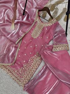 Présentation du nouveau ensemble haut, pantalon palazzo et dupatta de qualité supérieure, entièrement brodé et prêt-à-porter, disponible en gros. - Product Image 3