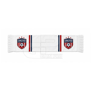 Kit promocional personalizado para aficionados al fútbol con camiseta, gorra y bufanda con diseño de balón de fútbol, ideal para promociones deportivas y la fidelización de aficionados. - Product Image 5