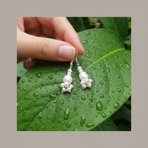 Boucles d'oreilles pendantes en argent sterling 925 avec breloque ovale de qualité AAAA, bijoux artisanaux en or 18 carats et perles, provenant de Jaipur, Inde - Product Image 1