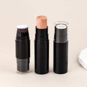 Barra Iluminadora en Crema de 8 Tonos con Brocha, Iluminador Multiusos con Brillo para Rostro y Cuerpo - Product Image 4