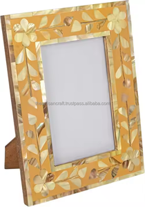 Beau cadre artisanal avec finition en nacre pour les espaces de vie modernes - Product Image 2