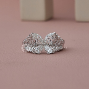 Bagues élégantes en or blanc à diamants taille ronde, bijoux fins en diamants, bagues en diamants de laboratoire pour femmes, en vente, export. - Product Image 1
