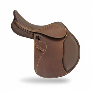 Silla de montar de doma clásica de cuero vacuno premium para salto ecuestre, productos ecuestres ingleses de la India - Product Image 1