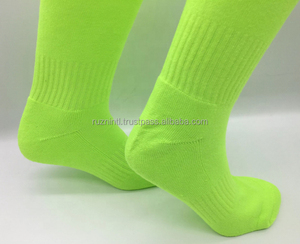 Calcetines Térmicos Gruesos de Lana para Invierno, Diseño Cálido para Senderismo y Camping al Aire Libre, Control de Humedad y Ajuste Anti-Fricción - Product Image 1