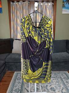 Robe longue personnalisée à imprimé floral style ethnique des îles d'Asie-Pacifique, sans manches, épaules dénudées, pour adulte, collection Lockdown - Product Image 1
