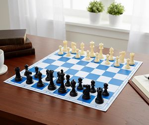 Jeu d'échecs classique en plastique avec plateau bleu et blanc pour jeu en intérieur - Product Image 1
