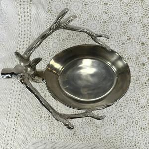 Bol décoratif en argent fini miroir avec motif tête de renne, parfait pour la décoration saisonnière, le style festif et les cadeaux - Product Image 5