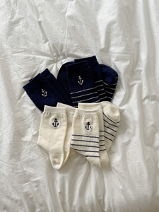 Calcetines de Tobillo para Mujer, Color Azul Marino y Blanco, con Bordado de Ancla, Rayas, Algodón Transpirable, para Uso Diario, Estilo Regular, Temporada de Primavera - Product Image 1