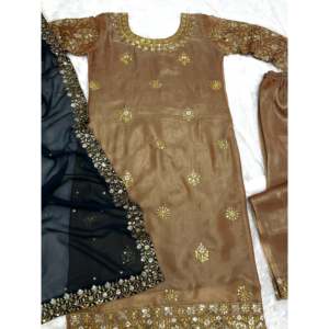 Ensemble haut-bas et Dupatta pour femmes de créateur pour la fête - Product Image 2