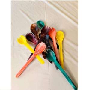 Ensemble de 2 cuillères à salade en résine faites à la main, compatibles lave-vaisselle, pour ustensiles de cuisine, par la collection Handmade. - Product Image 3