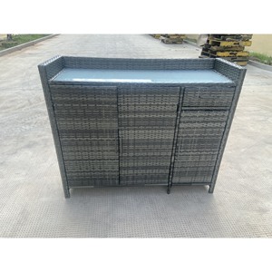 Gabinete de almacenamiento de mimbre de PE para exteriores de varias puertas para uso en patio y jardín - Product Image 1