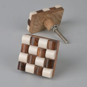 Poignée carrée en bois à carreaux, écologique, résistante au four, MT Exports - Product Image 1