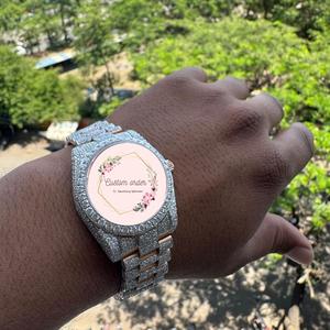 Reloj de lujo con diamantes de moissanita de diseño redondo de alta gama para hombre, reloj de pulsera de acero inoxidable con incrustaciones de diamantes, pasa la prueba del probador de diamantes. - Product Image 1